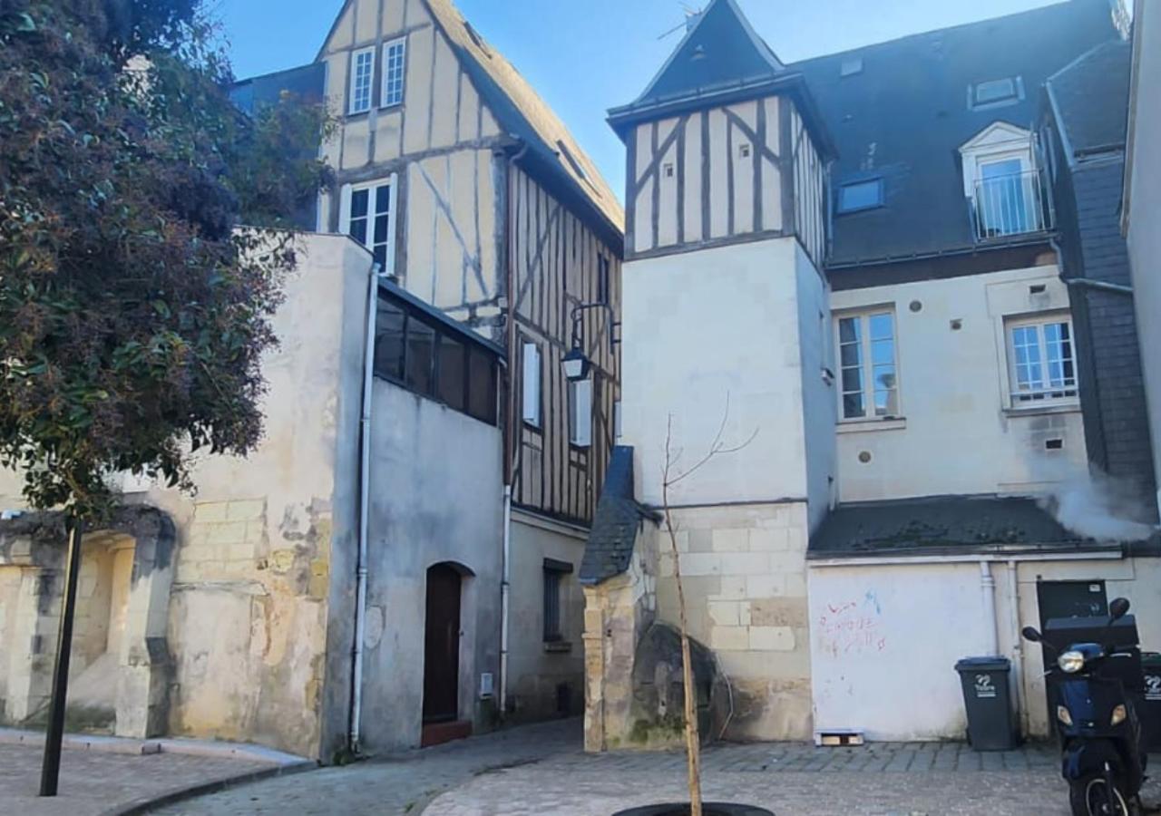 "Colbert Triplex" 3 Chambres - Balcon - Patio - Cathedrale Tours Bagian luar foto