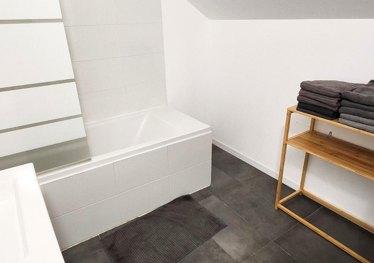 "Colbert Triplex" 3 Chambres - Balcon - Patio - Cathedrale Tours Bagian luar foto